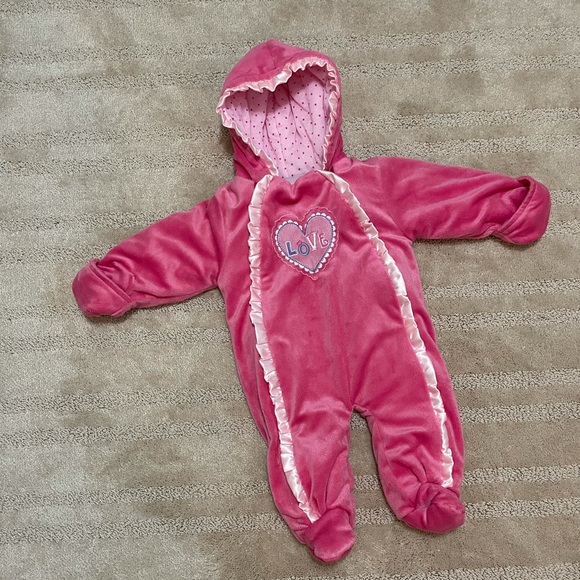 Pink velour ruffle baby snowsuit pram bunting 6-9 months - Picture 1 of 7